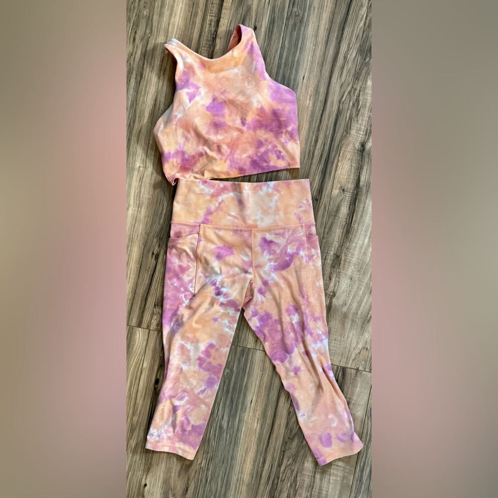 Athleta set bra salutation pocket capri leggings M new condition